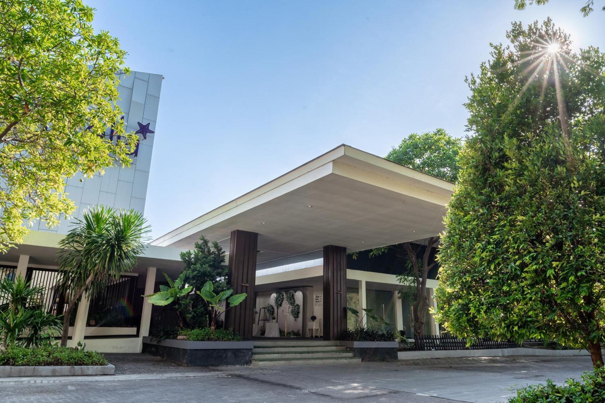 Estrella Hotel & Conference Лувук Экстерьер фото