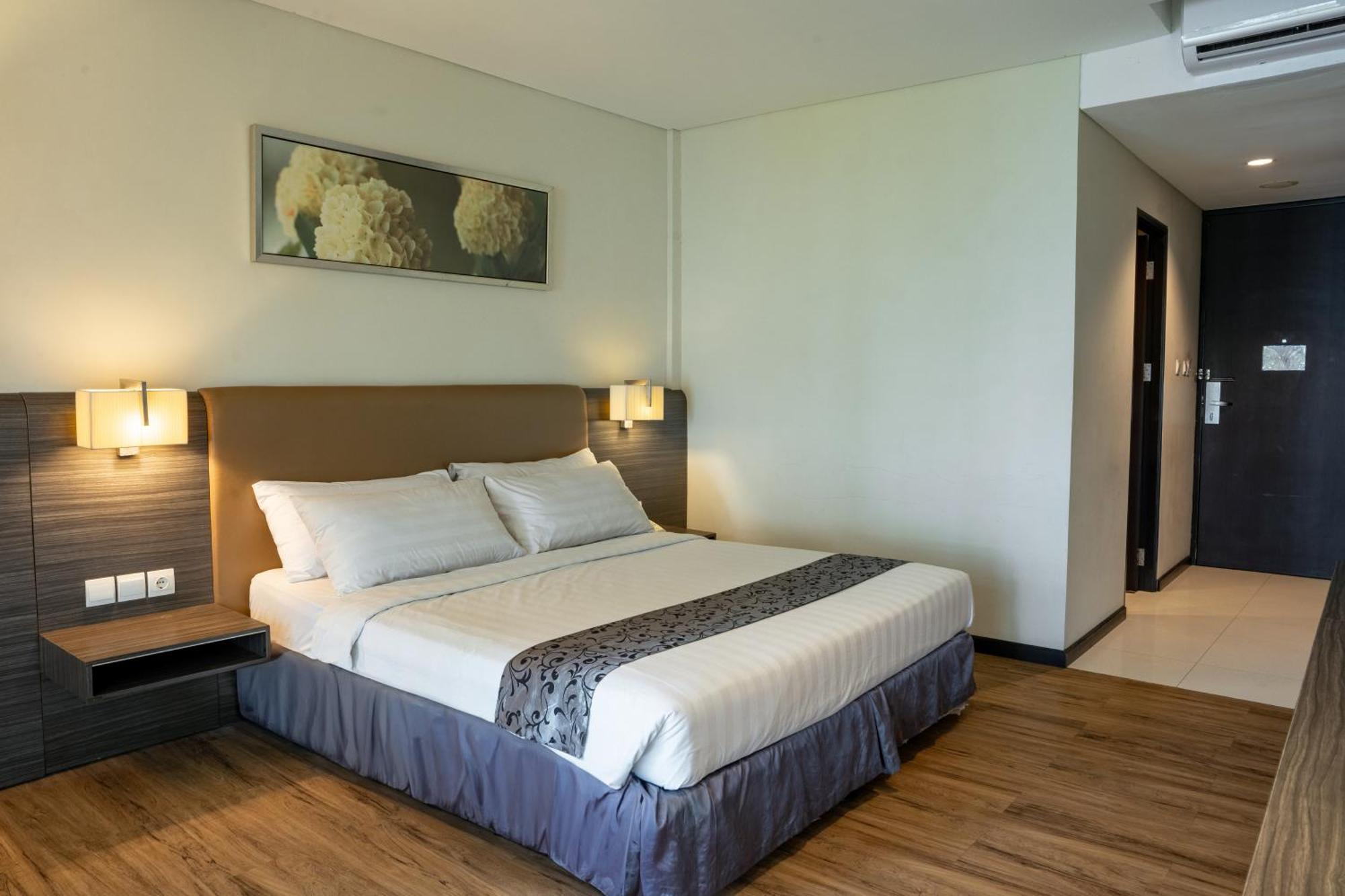 Estrella Hotel & Conference Лувук Экстерьер фото